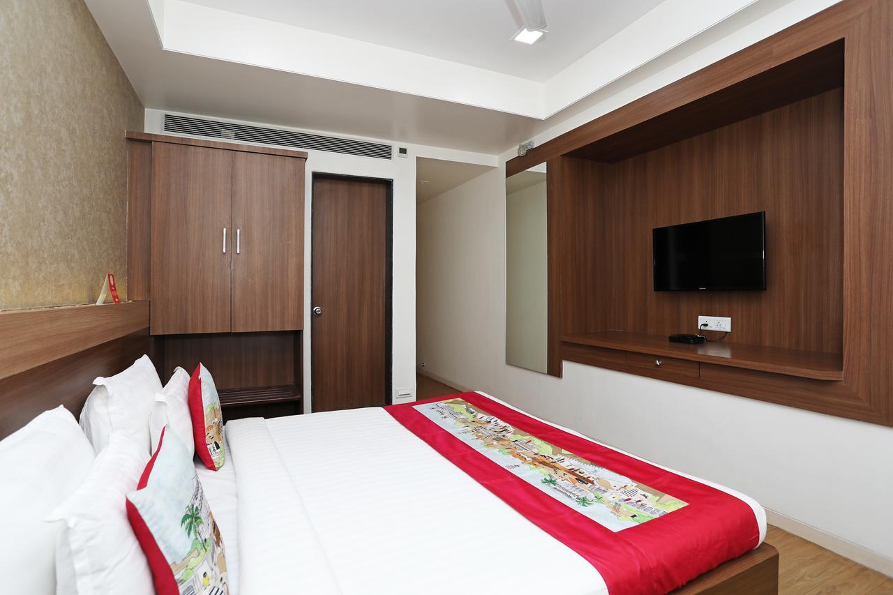 Oyo 10672 Hotel Riviera 나식 외부 사진
