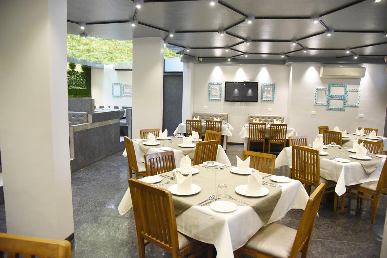 Oyo 10672 Hotel Riviera 나식 외부 사진