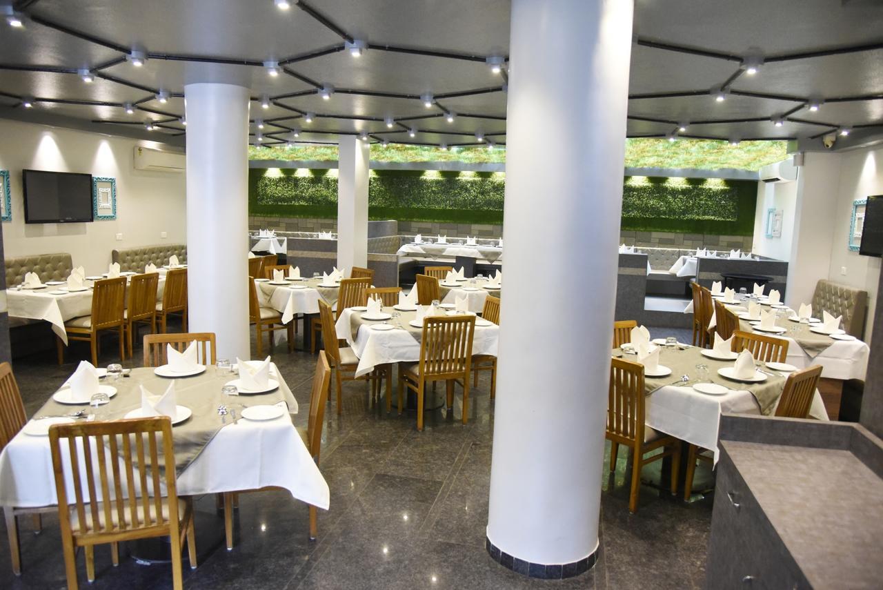 Oyo 10672 Hotel Riviera 나식 외부 사진