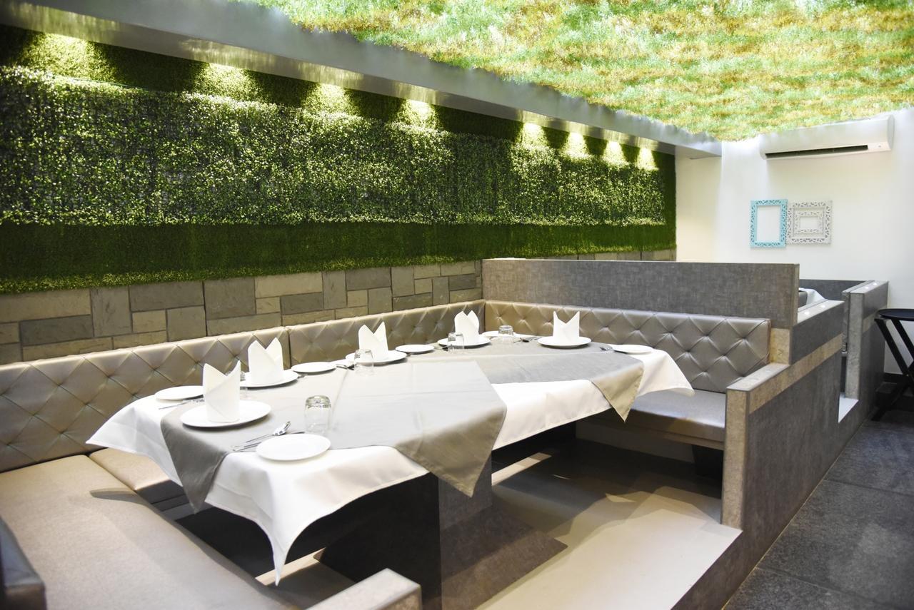 Oyo 10672 Hotel Riviera 나식 외부 사진