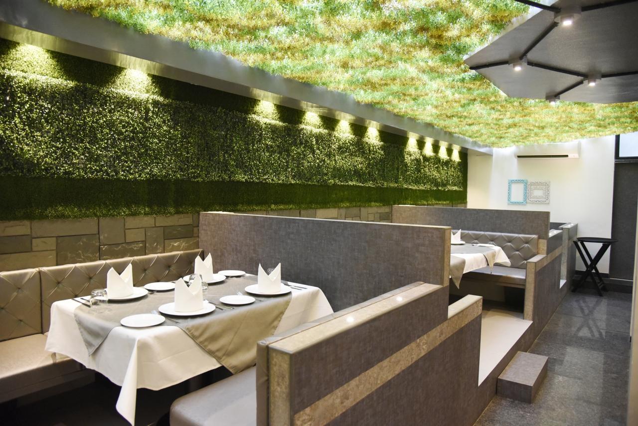 Oyo 10672 Hotel Riviera 나식 외부 사진