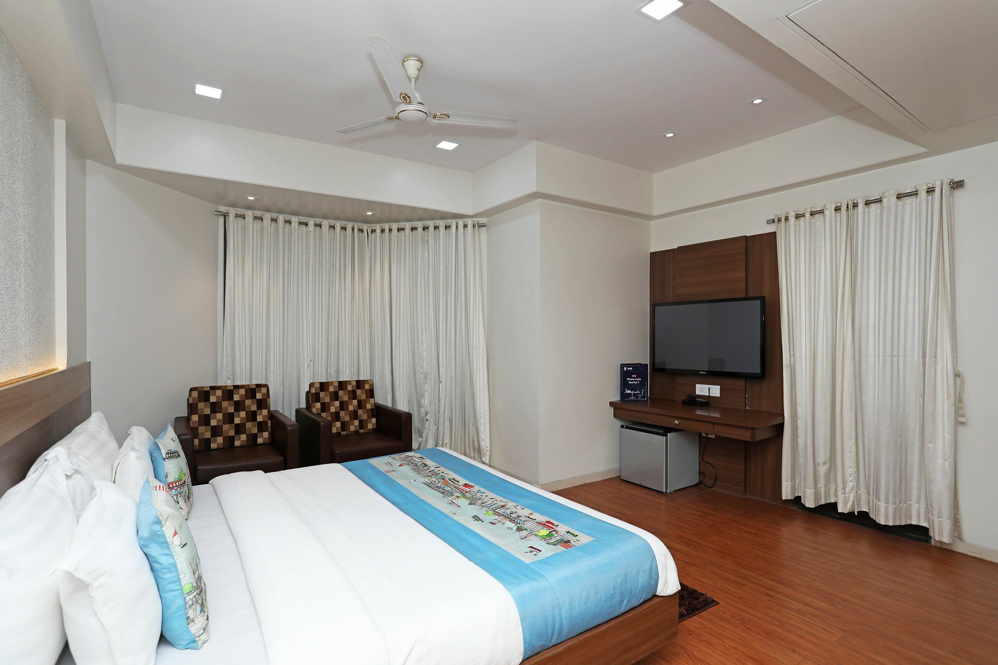 Oyo 10672 Hotel Riviera 나식 외부 사진