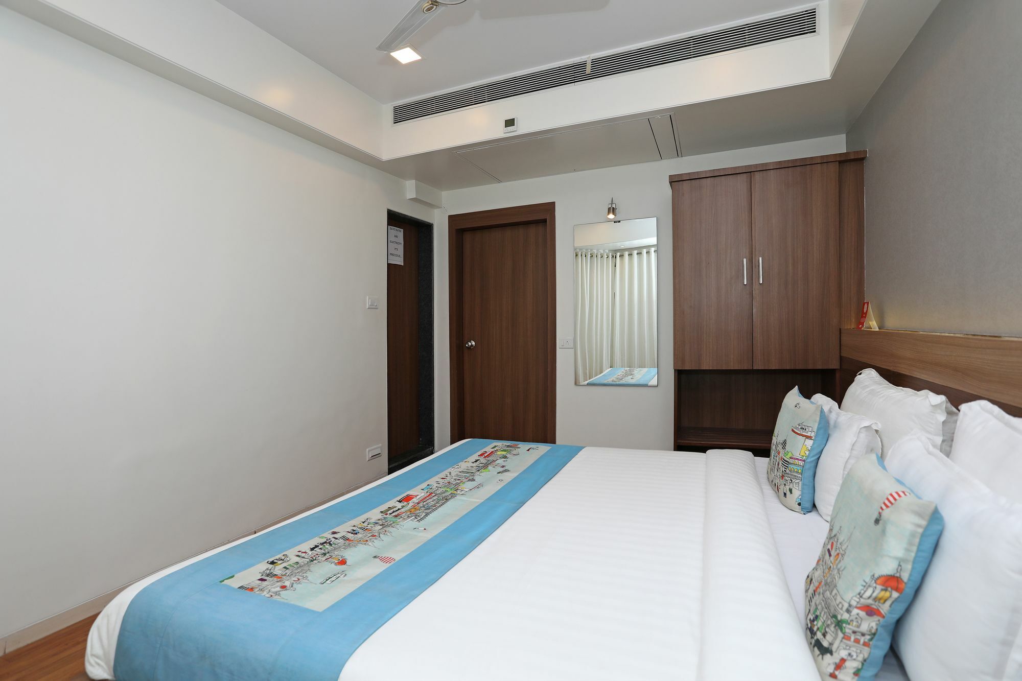 Oyo 10672 Hotel Riviera 나식 외부 사진